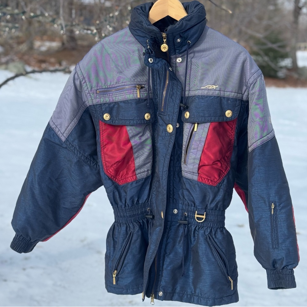 Vintage Shiny Descente Ski Coat. Cinched Waist. Perfect for a cold day!